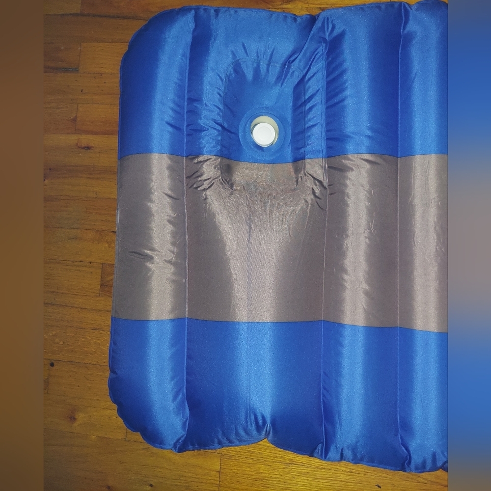 INFLATABLE BED & PUMP BUNDLE NEW OZARK TRAIL TWIN BED & BATTERY POWERED AIR PUMP - Picture 9 of 15